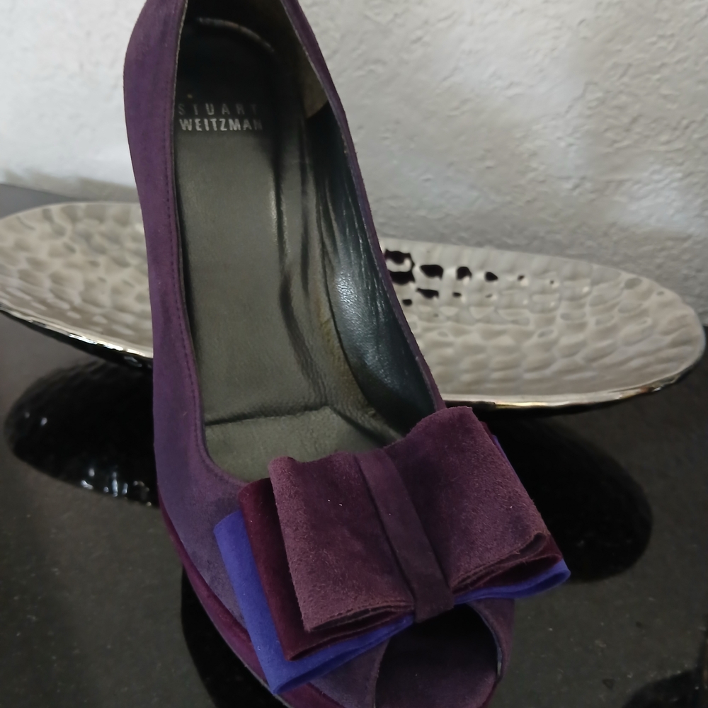 Stunning Purple Suede Bow Heels by Stuart Weitzman – Elegant Statement Pumps - Picture 14 of 16